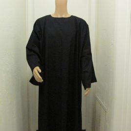 Tau Robe- basic black