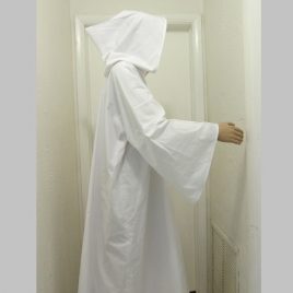 Tau Robe – with hood – white