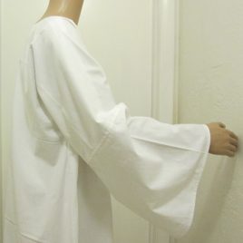 Tau Robe – basic white